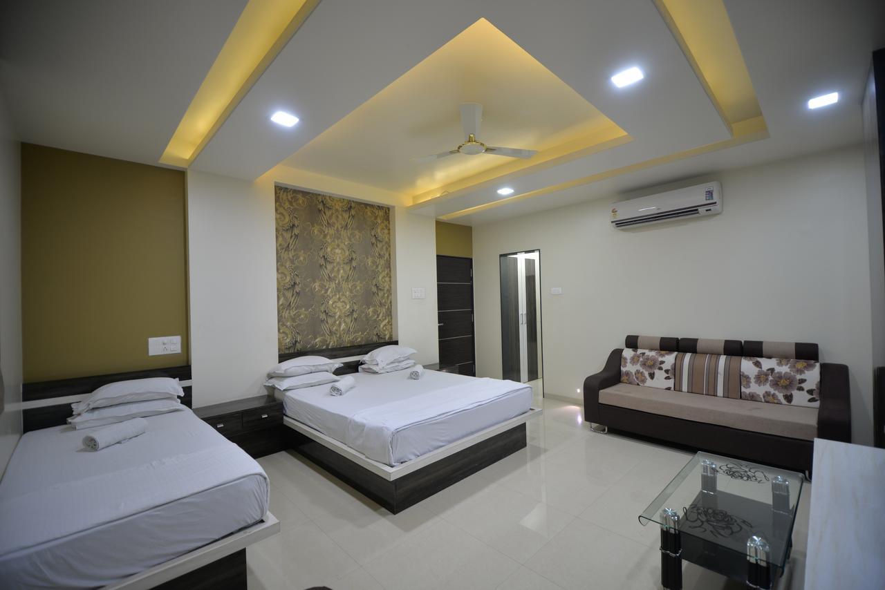 Hotel Radhe Krishna Solapur Eksteriør billede